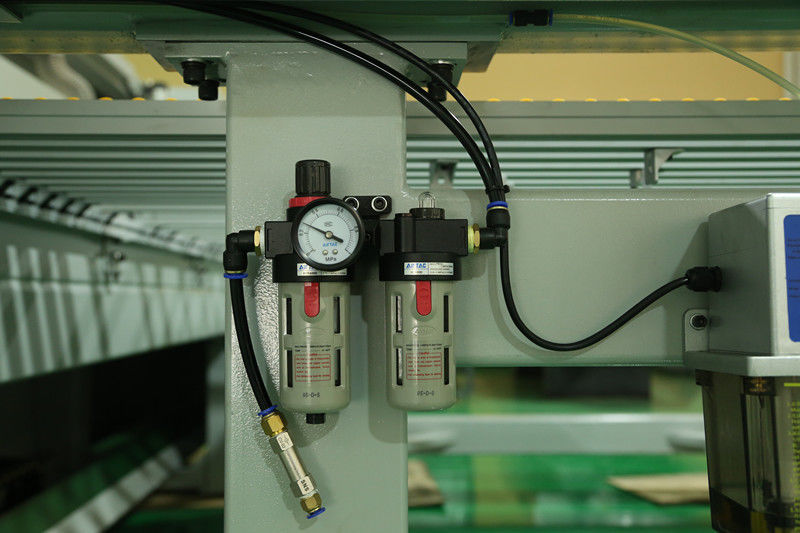 SD-1350 Serra de painel eletrônico acrílico CNC Serra de mesa acrílica Serra de corte eletrônica acrílica de alimentação automática para PMMA PS MS